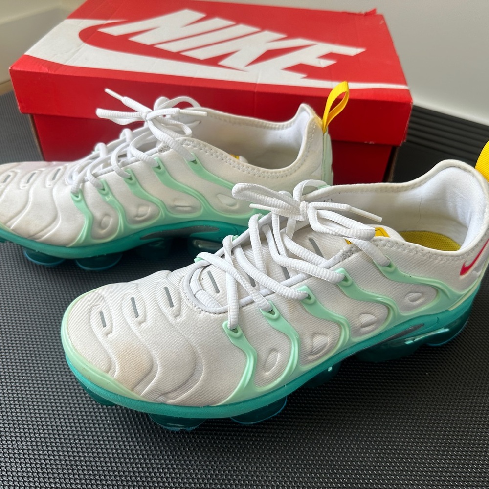 Nike Air VaporMax Plus